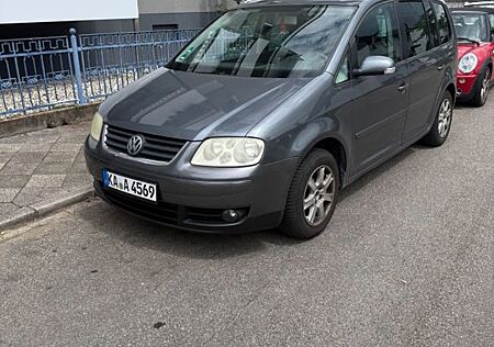 VW Touran Volkswagen 2.0 TDI DPF Highline Highline