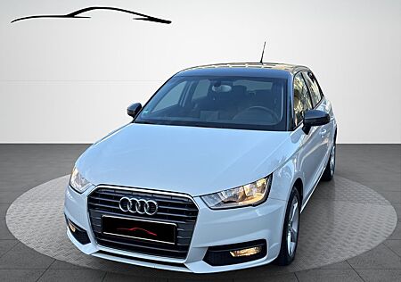 Audi A1 Sportback sport / Teilleder / Navi