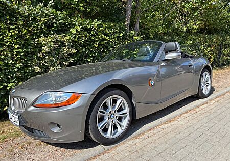 BMW Z4 3.0i -gepflegter Roadster-Nichtraucher