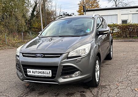 Ford Kuga Titanium/1,6/Easy-Driver-Paket/Style-Paket/