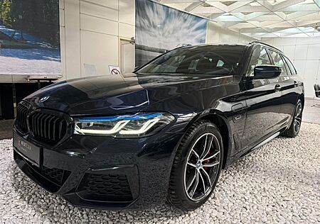 BMW 530e Touring xDrive M Sport B&W Laser Sitzbel