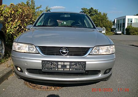Opel Vectra 1.6 16V Automatik Benzin