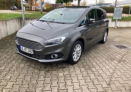 Ford S-Max Titanium Autom Matrix ACC AHK 7Sitzer