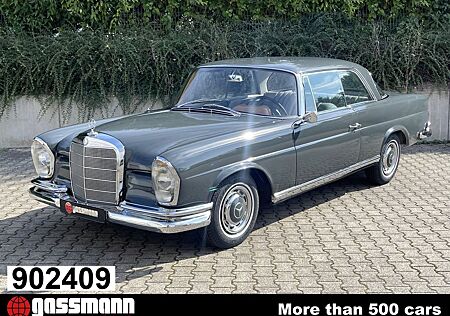 Mercedes-Benz 220 SEb W111 Coupe