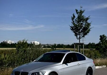 BMW 325xi Coupe