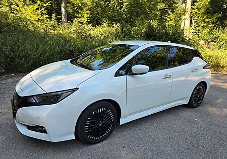 Nissan Leaf 40 kWh - Vollausstattung