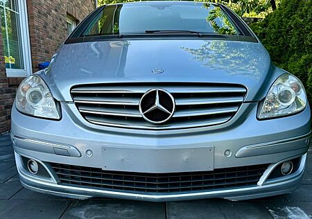 Mercedes-Benz B 180 CDI - TÜV 07/26