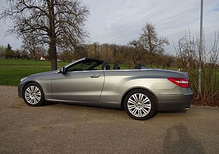 Mercedes-Benz E 200 Cabriolet CGI BlueEFF. AVANTGARD...