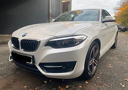 BMW 218d Garagenfahrzeug mit wenig KM - Coupé
