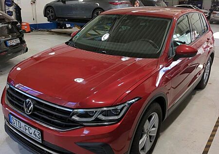 VW Tiguan Volkswagen 2.0 TDI DSG/Navi/Matrix/ALU/16200netto