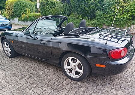 Mazda MX-5 Bieten schönen und sportlichen MX 5 zum Verkauf!