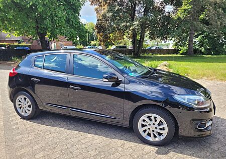 Renault Megane III Lim. 5-trg. Paris*HU/AU neu*