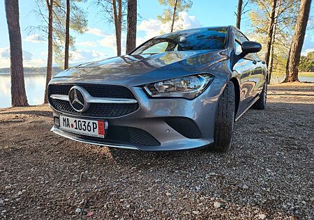 Mercedes-Benz CLA 220 Shooting Brake Mercedes CLA 220d Shooting Brake 2022 · LED · AM