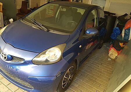 Toyota Aygo (X) Aygo (X) 1,0 - Rentner Fahrzeug Scheckheft gepf