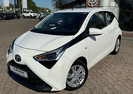 Toyota Aygo (X) -play **STANDHEIZUNG**