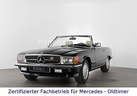 Mercedes-Benz 300 SL R 107