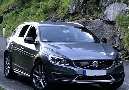 Volvo V60 CC V60 Cross Country D4 Geartronic Summum Bi-Xenon
