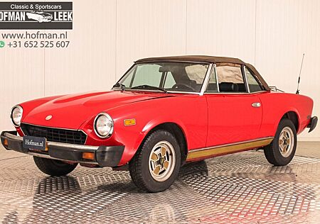 Fiat 124 Spider 2000 injectie