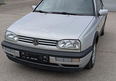 VW Golf Volkswagen 1.8 Standard