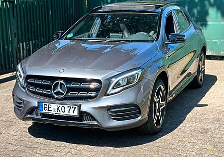 Mercedes-Benz GLA 200 AMG Line+Pano-Dach+Navi+LED+Nightpaket