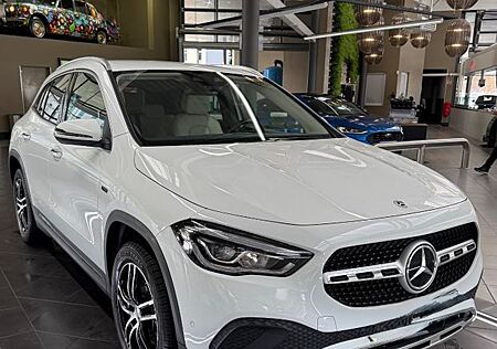 Mercedes-Benz GLA 250 e DCT -Progressive