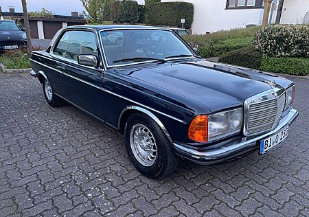 Mercedes-Benz 230 C Coupe 2. Hand - Original - Schalter