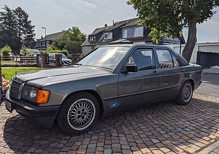 Mercedes-Benz 190 190E