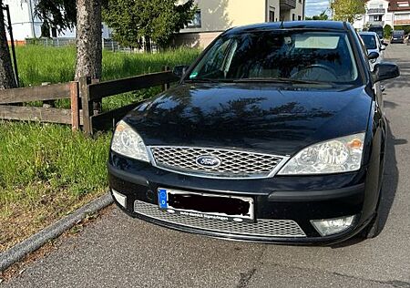 Ford Mondeo 1,8 92 kW