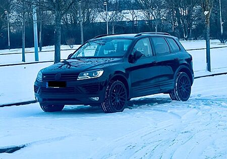 VW Touareg Volkswagen 262Ps 22 Zoll v8Sound Night+Terrain Tech