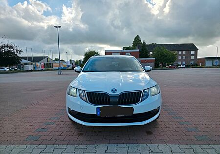 Skoda Octavia 1.4 TSI Drive Combi mit Navi; AHK; Klima
