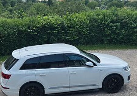 Audi Q7 3.0 TDI quattro tiptronic - S-Line 7 sitze