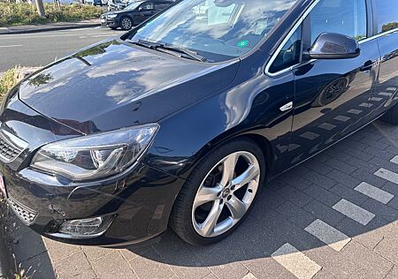 Opel Astra J Lim. 5-trg. Sport/Automatik/Navi