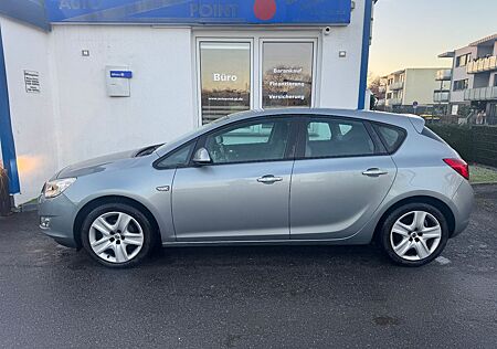 Opel Astra J Lim. 5-trg. Edition