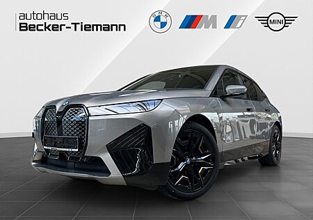 BMW iX xDrive40 Edition Excellence/Sportpaket/Clear&