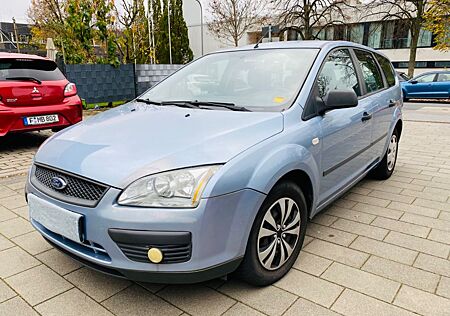 Ford Focus 1.6 Aut ZAHNR-NEU 1HA KLIMA|SHZ|TMP|MFL|AW