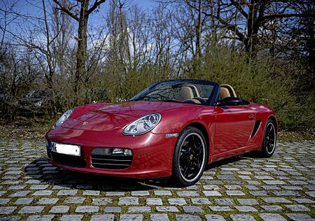 Porsche Boxster S - Schwarz mit Roter Schutzfolie