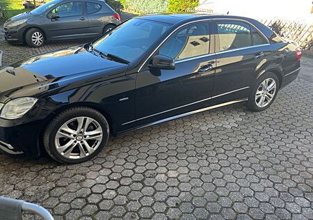 Mercedes-Benz E 200 CDI BlueEFFICIENCY AVANTGARDE AVANTGARDE