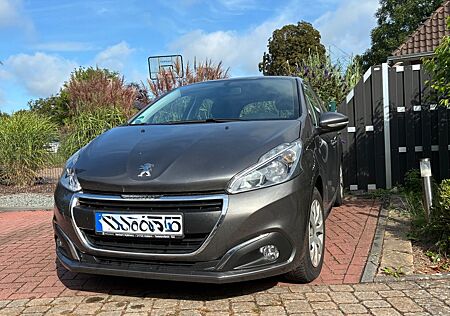 Peugeot 208 PureTech 82 Tech Edition