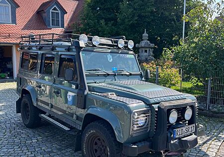 Land Rover Defender Station Wagon Blaser Edition (1/60)