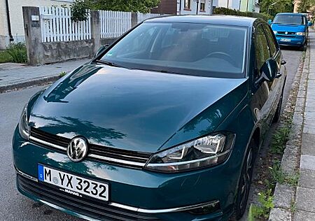 VW Golf Volkswagen 1.0 TSI Sound Sound