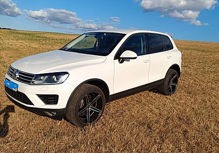 VW Touareg Volkswagen 3.0 V6 TDI SCR Tiptronic BMT BlueMot...