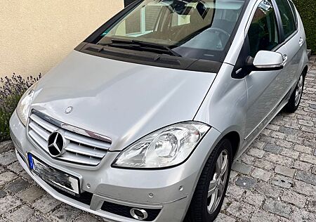 Mercedes-Benz A 160 CDI BlueEFFICIENCY , mit Parkassistent