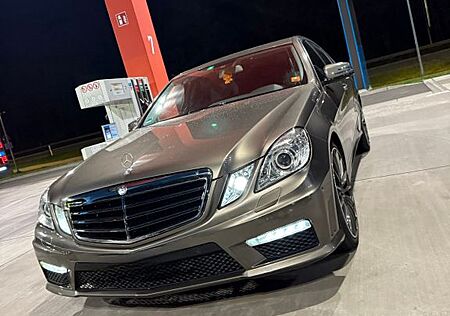 Mercedes-Benz E 200 CDI BlueEFFICIENCY AVANTGARDE AHK Automat