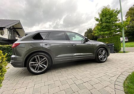 VW Touareg Volkswagen 3.0 V6 TDI 210kW 4MOTION Tiptronic -