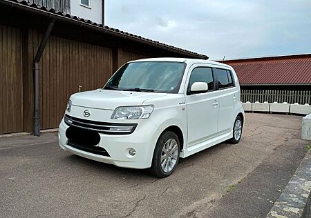Daihatsu Materia 1.5 mit abm. AHK, 8x Bereift