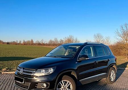 VW Tiguan Volkswagen 2.0 TDI DSG 4MOT BMo T CUP Sport & St...