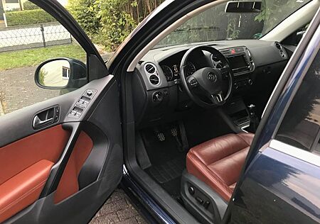 VW Tiguan Volkswagen 2.0 TDI 125kW 4MOTION Sport & Style S...