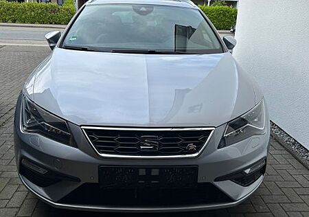 Seat Leon ST 2.0 TDI 110kW FR DSG AHK Panoramadach