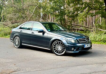 Mercedes-Benz C 63 AMG 6,2l V8, 19", Scheckheftgepflegt
