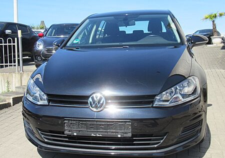 VW Golf Volkswagen VII Lim. Comfortline BMT- NAVI-SHZ-PDC-2.HD